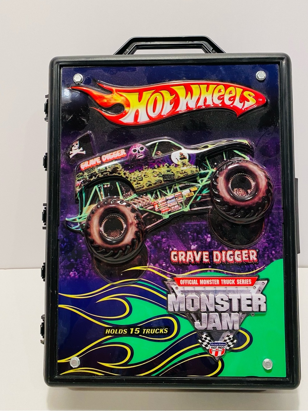 PRE-LOVED Grave Digger Monster Jam Carry Case with 15 MONSTER TRUCKS INCLUDED